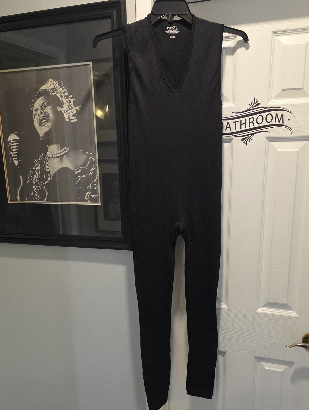 Rue21 Black Sleeveless V‑Neck Jumpsuit